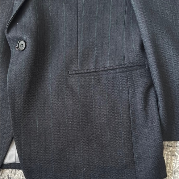 Vintage Givenchy Monsieur 100% Wool Navy Blue with thin green pin stripes Blazer - Picture 2 of 8